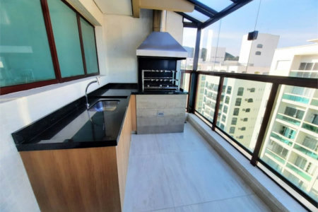 Apartamento Residencial à venda, Pitangueiras, Guarujá - AP0136.