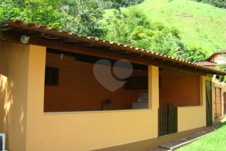 Fazenda à venda com 7 quartos, sendo 3 suítes, em Professor Souza, Casimiro de Abreu, RJ