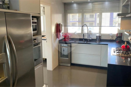 Apartamento à venda com 3 suítes em Vila Romana, São Paulo, SP