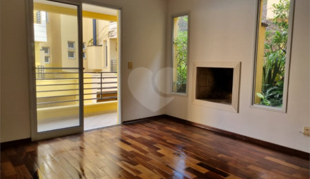 Casa à venda com 4 quartos, sendo 1 suíte, no condomínio Horizontal Newport Village, São Paulo - SP