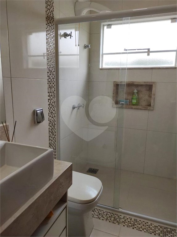 Casa à venda com 4 quartos, sendo 2 suítes, no condomínio Primavera, Salto - SP