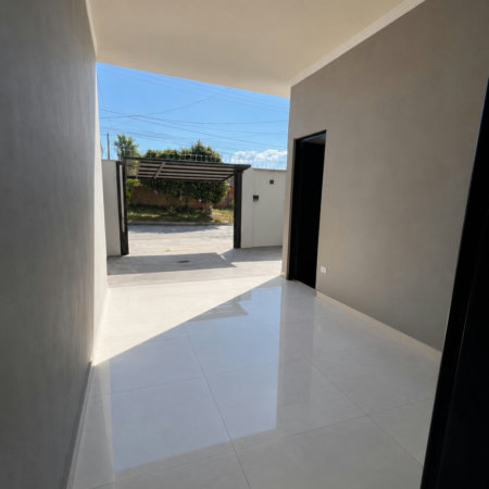 Casa à venda com 3 quartos, sendo 1 suíte,  em Parque Residencial Quinta da Lagoa, Três Lagoas, MS