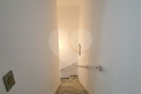 Sobrado à venda com 3 quartos em Bortolândia, São Paulo, SP