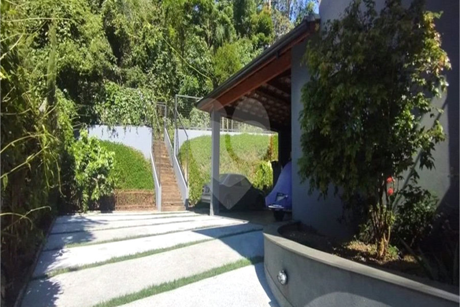 Casa à venda com 3 suítes no condomínio Sausalito, Mairiporã - SP