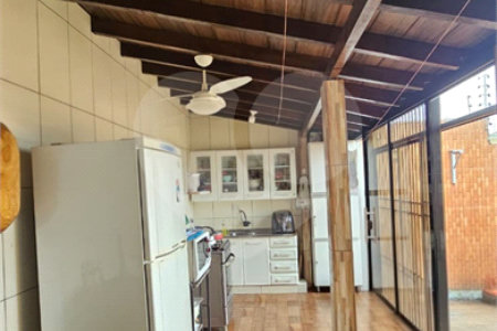 Casa à venda com 3 quartos, sendo 1 suíte, em Vila Ferroviária III, Ponta Porã, MS