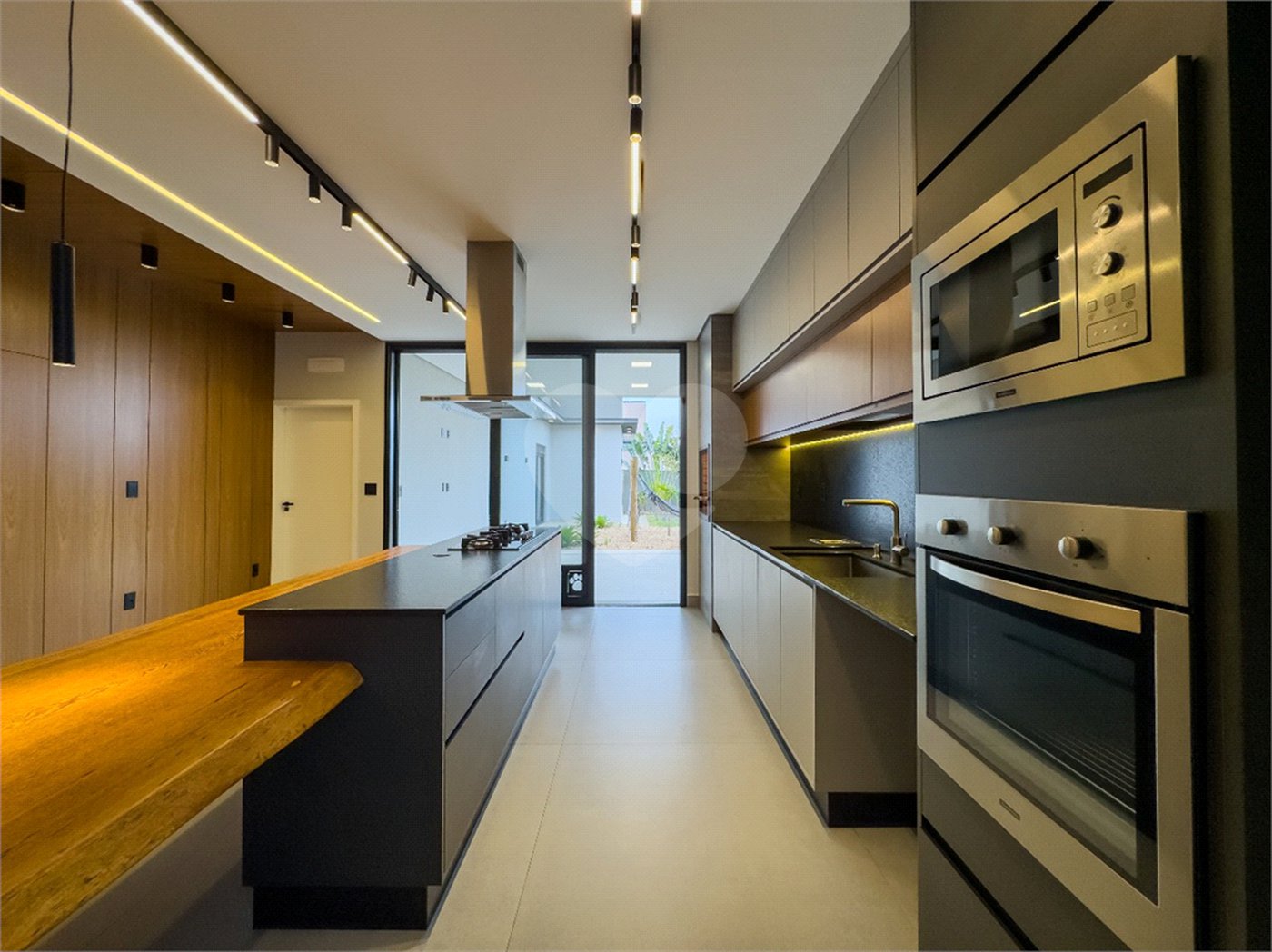 Casa à venda com 3 suítes no condomínio Residencial Helvétia Park, Indaiatuba - SP