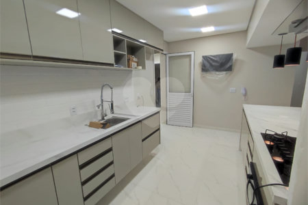 Apartamento à venda com 3 quartos, sendo 2 suítes,  em Jardim Arpoador, São Paulo, SP