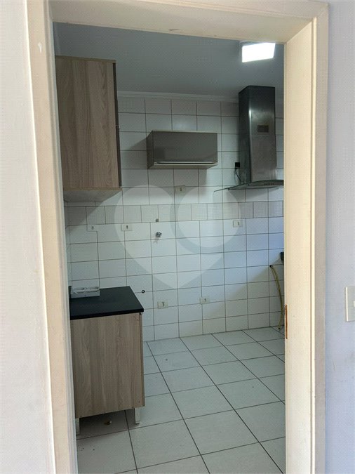 Casa à venda com 3 quartos, sendo 1 suíte,  no condomínio Village St. Louis, São Paulo - SP