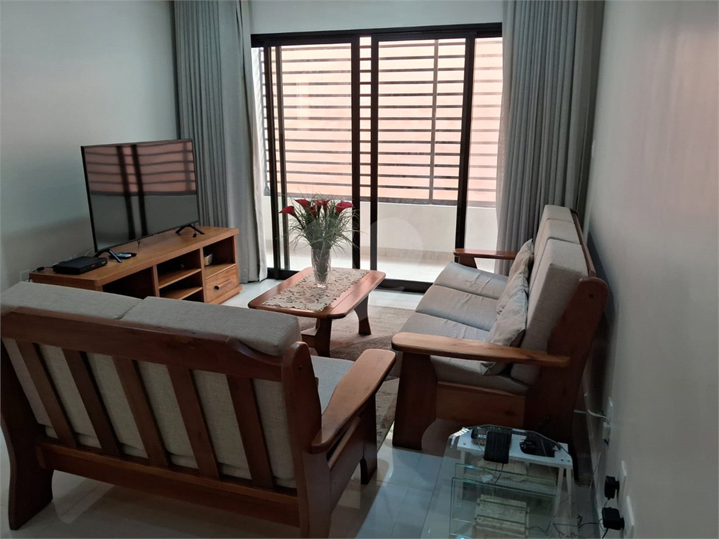 Casa Térrea à venda com 3 quartos, sendo 1 suíte,  em Vila Áurea, Poá, SP
