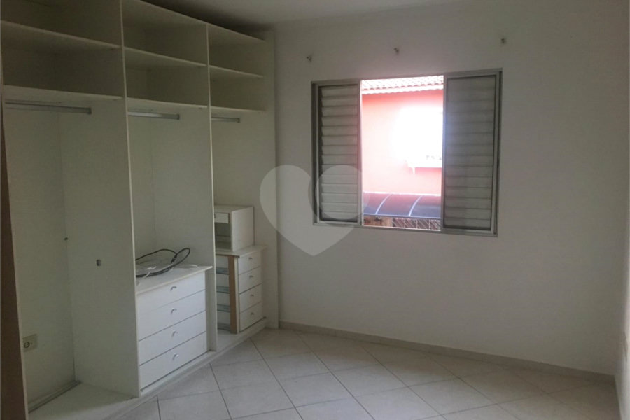 Casa à venda com 2 quartos, sendo 1 suíte, no condomínio Colibri, São Paulo - SP