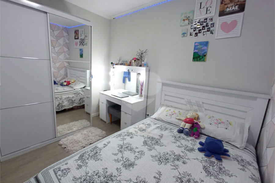 Casa à venda com 3 quartos, sendo 1 suíte, no condomínio Cond Res Paineiras, São Paulo - SP