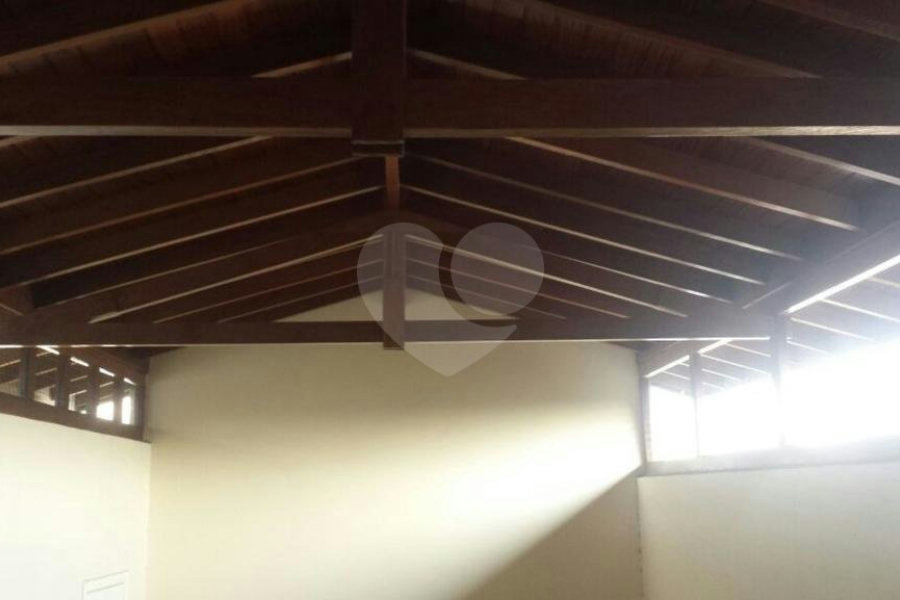 Sobrado à venda com 5 quartos, sendo 3 suítes, em Tremembé, São Paulo, SP
