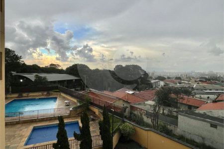 Apartamento à venda com 3 quartos, sendo 1 suíte, em Parque São Domingos, São Paulo, SP