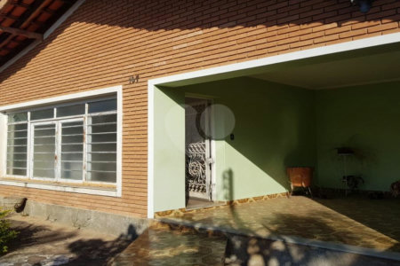 Casa Térrea Comercial ou Residencial de 134 mts² próximo ao centro de Vinhedo / SP.