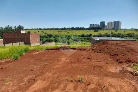 Terreno à Venda no Bairro Salto do Monjolinho/São Carlos/SP