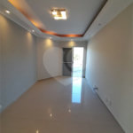 Casa à venda com 4 quartos, sendo 3 suítes, no condomínio Residencial Terras de Vinhedo, Vinhedo - SP