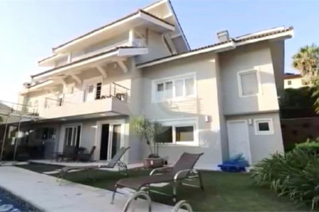 Casa à venda com 5 suítes no condomínio Parque Arco Iris, Atibaia - SP