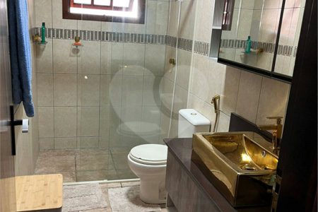Casa Térrea à venda com 5 quartos, sendo 3 suítes,  em Vila Oliveira, Mogi das Cruzes, SP