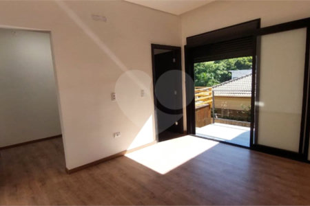 Casa à venda com 4 suítes no condomínio Figueira Garden, Atibaia - SP