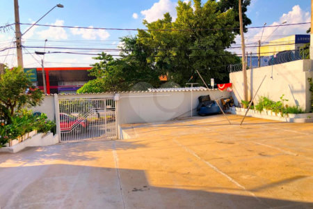 Casa Térrea à venda com 4 quartos em Jardim Santa Lúcia, Campinas, SP