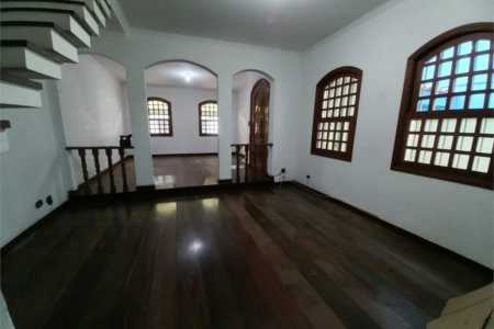 Casa à venda com 3 quartos, sendo 1 suíte, em Jardim das Vertentes, São Paulo, SP