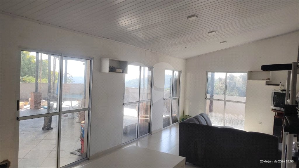 Casa à venda com 6 quartos, sendo 1 suíte, no condomínio Cafezal IV, Itupeva - SP