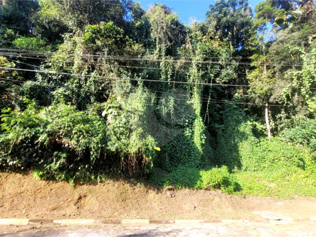 Terreno à venda no condomínio Parque Imperial da Cantareira, Mairiporã - SP