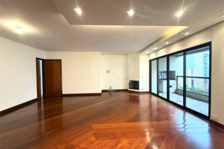 Apartamento à venda com 3 suítes em Vila Suzana, São Paulo, SP