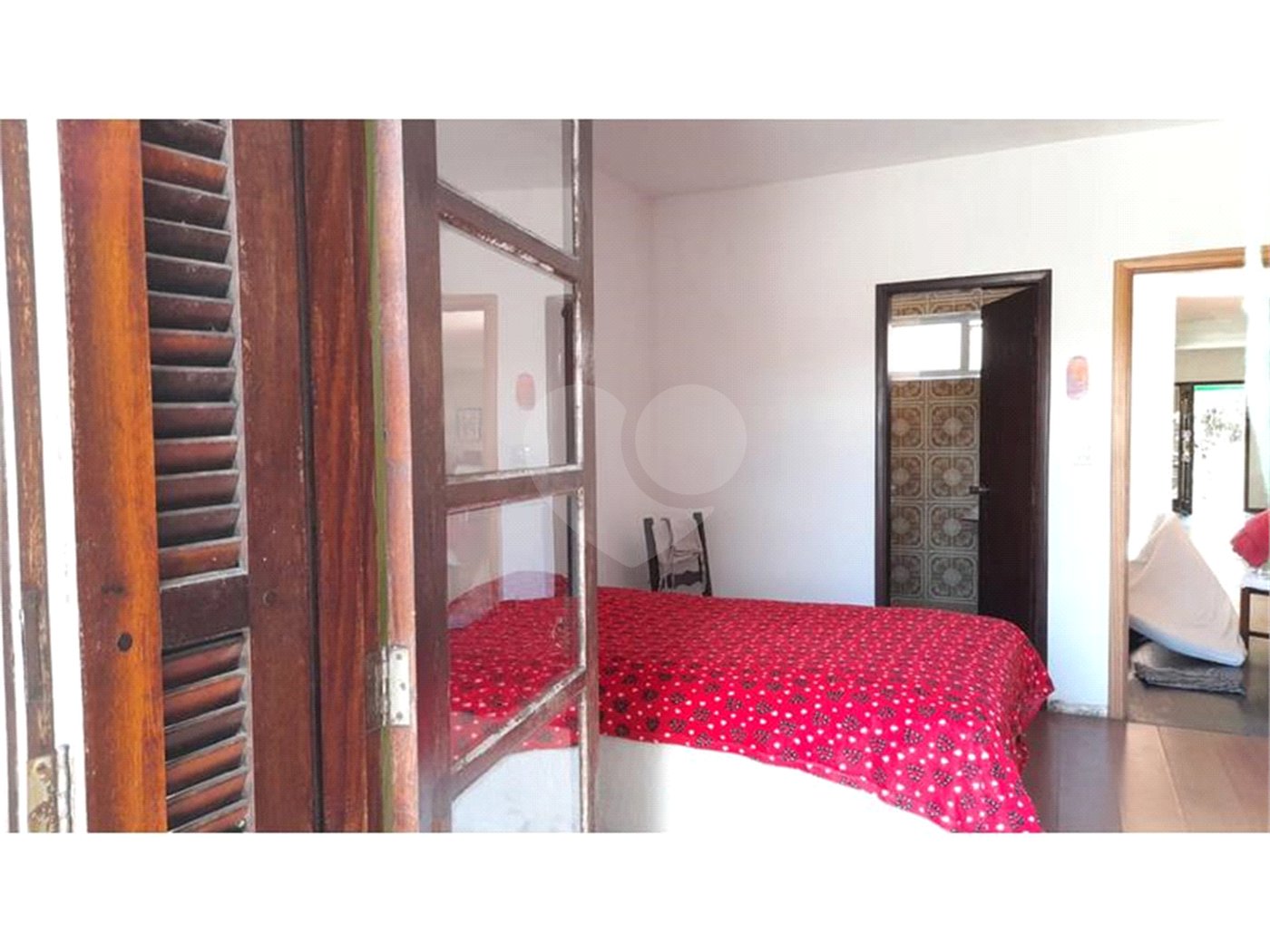 Casa à venda ou para alugar com 5 quartos, sendo 1 suíte, em Vila Romero, São Paulo, SP