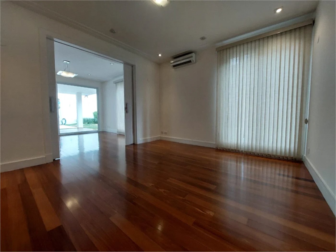 Casa à venda com 4 suítes no condomínio Residencial Morumbi, São Paulo - SP