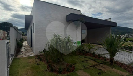 Casa à venda com 3 suítes no condomínio Ecoville Residence, Atibaia - SP