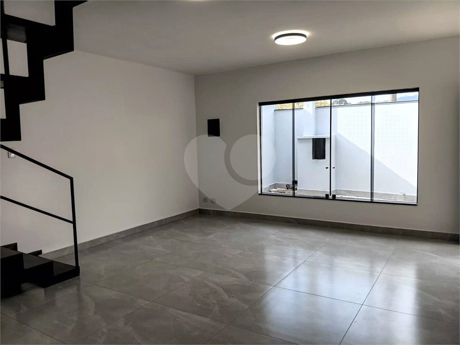 Sobrado para alugar com 2 quartos, sendo 1 suíte, no Centro, São Roque, SP