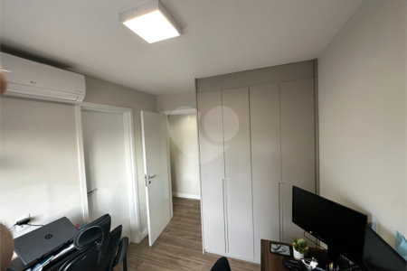 Apartamento à venda com 3 suítes em Vila Romana, São Paulo, SP