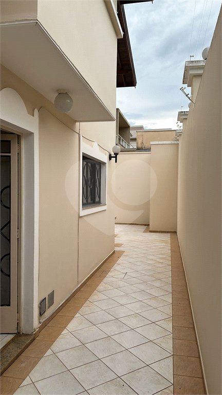 Casa para alugar com 3 suítes no condomínio Jardim Siriema, Atibaia - SP