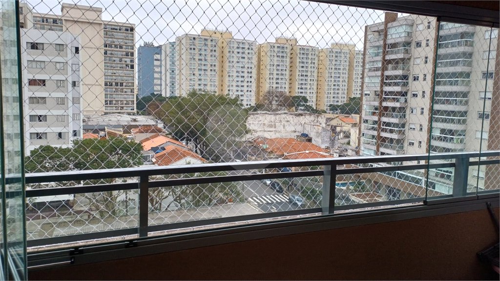 Apartamento a venda na Saúde 2 dormitórios com 2 vagas de garagem demarcadas. Aceita e estuda Permuta.
