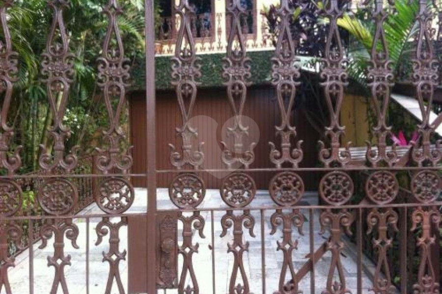 Sobrado à venda com 6 quartos, sendo 4 suítes, em Barro Branco (zona Norte), São Paulo, SP