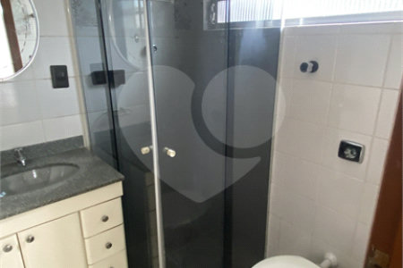 Sobrado à venda ou para alugar com 3 quartos, sendo 1 suíte, em Campo Grande, São Paulo, SP