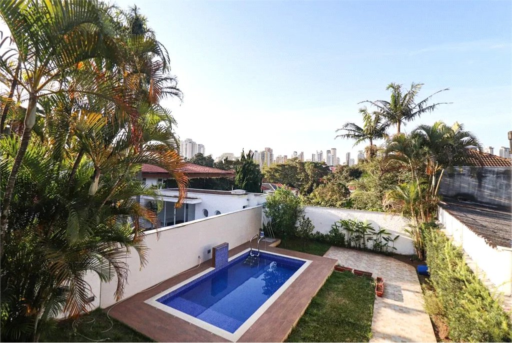 Casa Térrea à venda com 6 quartos, sendo 4 suítes,  em Brooklin Paulista, São Paulo, SP