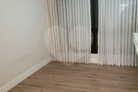 Casa à venda ou para alugar com 3 suítes no condomínio Quinta das Oliveiras, Valinhos - SP