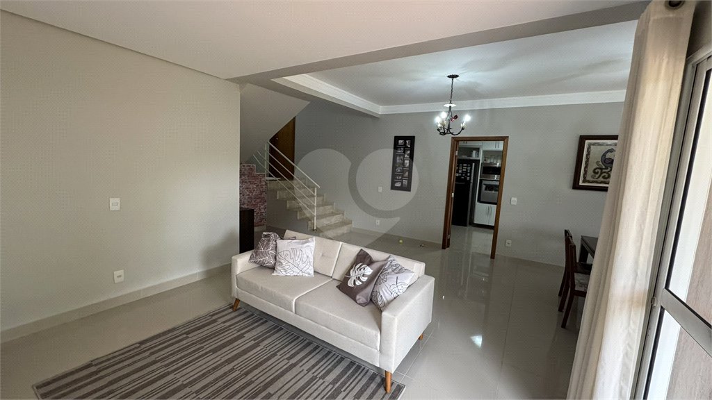 Casa à venda com 3 suítes no condomínio Residencial Delle Stelle, Louveira - SP