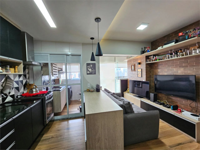 Apartamento à venda com 2 quartos, sendo 1 suíte,  em Chácara Santo Antônio (zona Sul), São Paulo, SP