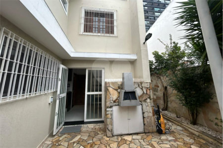 Casa à venda com 3 quartos, sendo 1 suíte, em Vila Cordeiro, São Paulo, SP