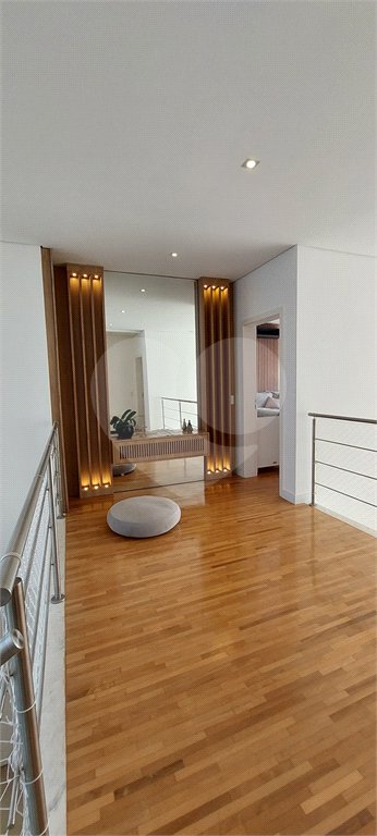 Casa à venda ou para alugar com 4 suítes no condomínio Figueira Garden, Atibaia - SP