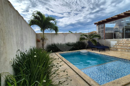 Casa à venda com 3 quartos, sendo 1 suíte, em Rasa, Armação dos Búzios, RJ