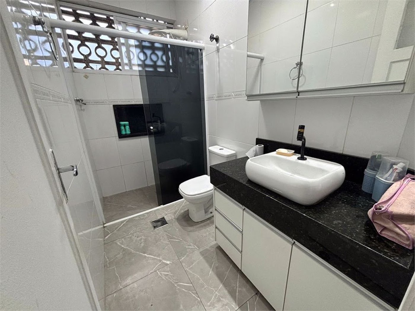 Apartamento Residencial à venda, Gonzaga, Santos - AP0557.