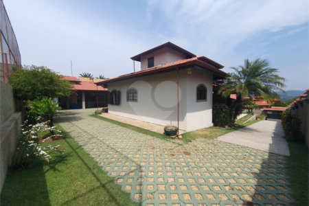 Casa à venda com 4 quartos, sendo 1 suíte, no condomínio Parque São Gabriel, Itatiba - SP