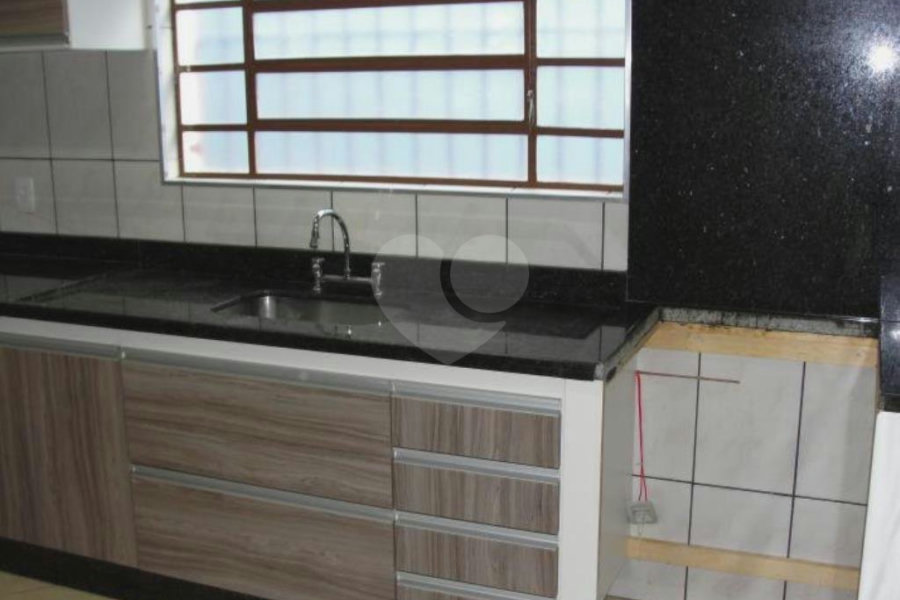 Sobrado à venda com 3 quartos, sendo 1 suíte, em Tremembé, São Paulo, SP