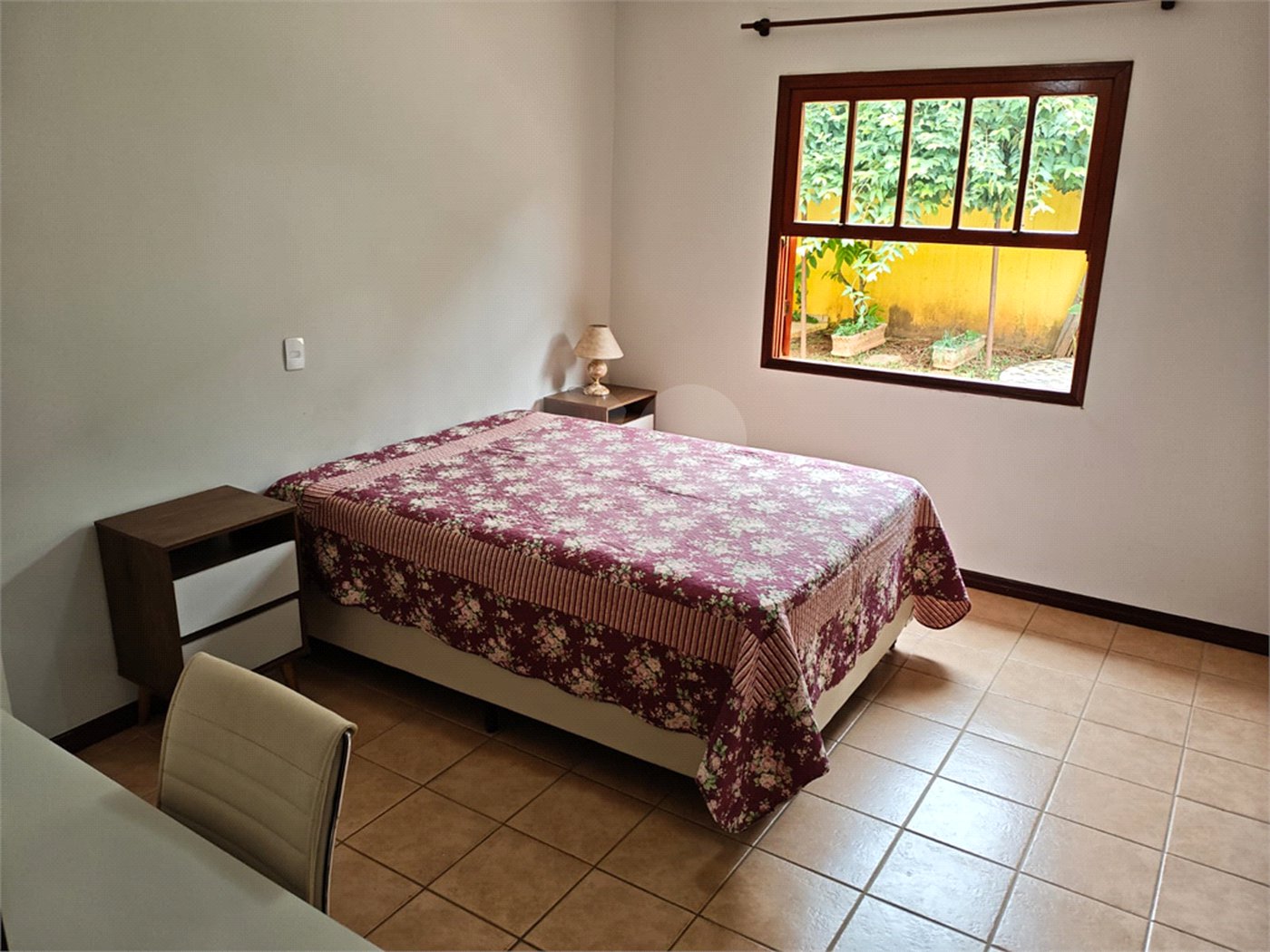 Casa à venda com 4 quartos, sendo 2 suítes,  em Country Residencial Felix, Bom Jesus dos Perdões, SP