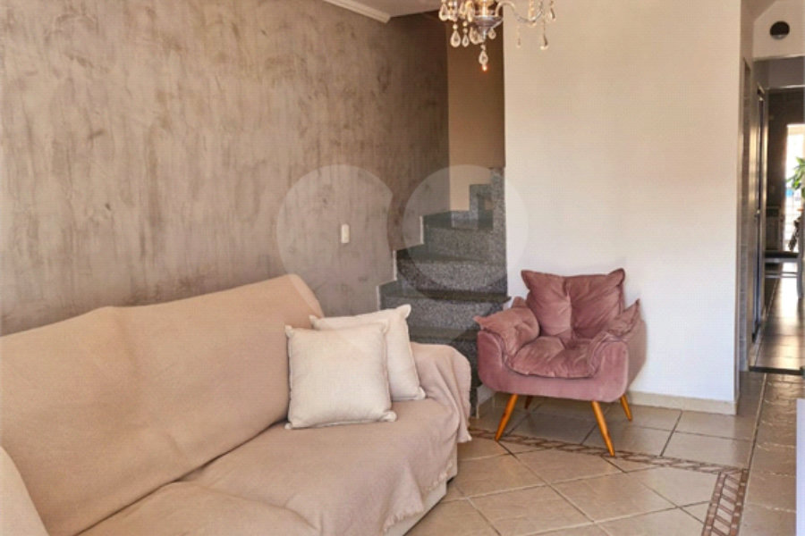 Sobrado à venda com 3 quartos, sendo 1 suíte, em Horto, São Paulo, SP