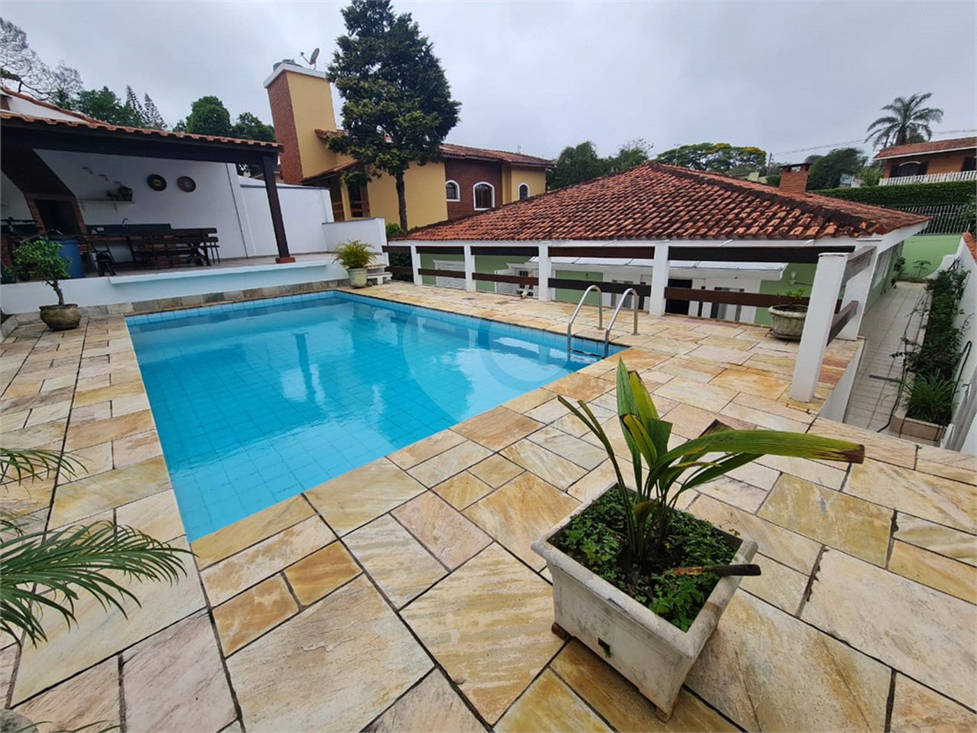 Casa Térrea à venda com 4 quartos, sendo 1 suíte, em Interlagos, São Paulo, SP